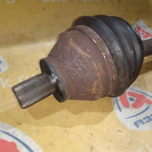 Привод Land Rover LR2/L359 Freelander B6324S перед, прав 3.2L акпп '2007 LR002619