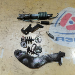 Механизм разводки колодок Toyota ZZT240/NZT240 Vista/Vista Ardeo Барабанные тормоза. зад, прав