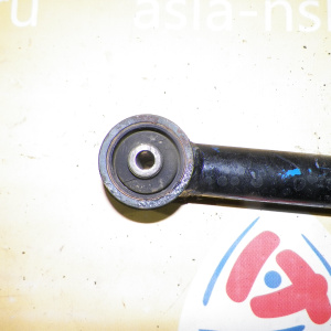 Тяга продольная Suzuki JB23W/JB33W/JB43W Jimny F С креплением под трубки. Железная.