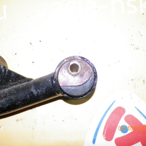 Тяга продольная Suzuki JB23W/JB33W/JB43W Jimny F С креплением под трубки. Железная.