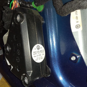 Дверь боковая Volkswagen Jetta 1K2 '2006 перед, лев В сборе 1K5831301S, 1K5831105F