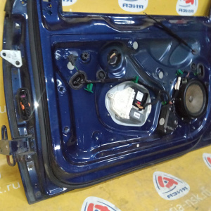 Дверь боковая Volkswagen Jetta 1K2 '2006 перед, прав В сборе 1K5831302S, 1K5831106F