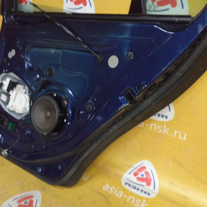 Дверь боковая Volkswagen Jetta 1K2 '2006 зад, прав В сборе 1K5833302P, 1K5833106E