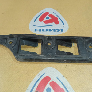 Крепление бампера Volkswagen Jetta 1K2 '2006 направляющая слева перед, лев 1K0807183