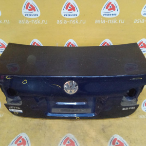 Крышка багажника Volkswagen Jetta 1K2 '2006 без фонарей, царапины 1K5827025AP