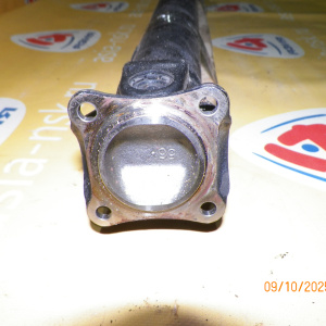 Кардан SUBARU SG5 Forester EJ205 R a/t На гранате. Длина передней части от середины крестовины до подвесного-47 см.