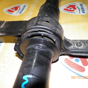 Кардан Nissan Y11/WHNY11/VHNY11 AD/Wingroad QG18 R Дефект пыльника на гранате. Дефект подвесного.