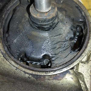 Подушка двигателя Mazda B3/B5 Demio DW3W ДЕФЕКТ перед, прав D26839060 / DA98-39-060