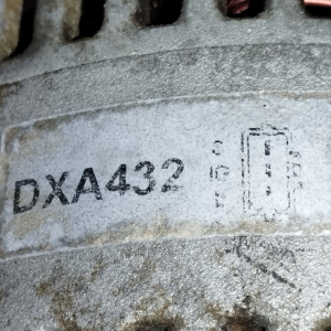 Генератор Toyota 1FZ-FE Land Cruiser FZJ105 ДЕФЕКТ ГУДЯТ ПОДШИПНИКИ 3 конт. овальный разъем ( S/IG/L ) два клиновых ремня DXA432