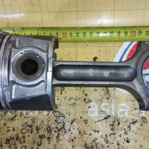 Поршень с шатуном Mazda WL-AT BT-50 UN8F1 диаметр 34/58 мм. длина 117 мм. WLAA11210A + WLYE11SA0