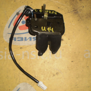 Замок крышки багажника Nissan Bluebird U14 (с фишкой)