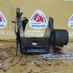 Крепление подушки ДВС Toyota 2AZ-FSE Avensis AZT251 a/t U151E перед. F ( G ) 12311-28170