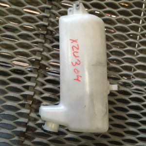 Бачок омывателя Toyota Dyna XZU304