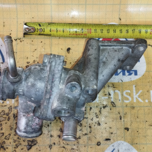 Корпус термостата Toyota 16333-54123 + 16331-54160 Mark II LX100 2L-TE крышка + корпус ( с заливной горловиной )