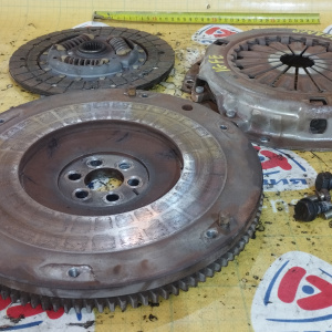 Маховик Toyota 1G-FE Altezza GXE10 m/t одномассовый + корзина диаметр диска 225 мм. ( на 6 болтов )