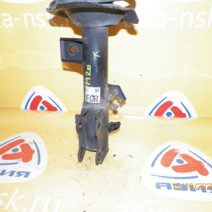 Стойка Nissan M20 NV200 перед, прав