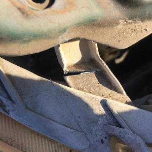 Ноускат Toyota Platz NCP12 1NZ '1999-2001 a/t дефект крепления правой фары ф.52-009