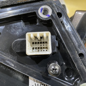 Зеркало Kia Sportage SL лев 5к Правый руль (дефект корпуса) 876103U700 '2014