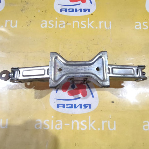 Домкрат Nissan Bluebird QNG10 C5 950КГ