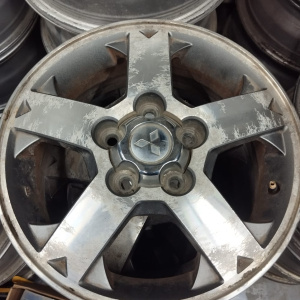 Диск Литой Mitsubishi R15 5/114 дефект хром.