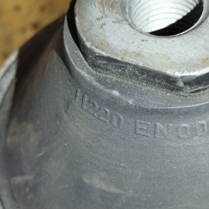 Подушка двигателя Nissan MR20-DE Dualis/Qashqai/X-Trail J10E/T31 2WD CVT ТРЕЩИНЫ без уха перед, лев 11220JD200 / 11220EN002 / 11221JD200