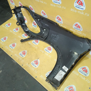 Крыло BMW X5 E70 '2013 перед, прав с омывателем фары, с накладкой 51657222996