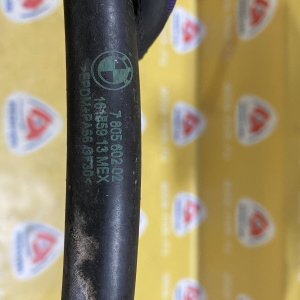 Патрубок системы охлаждения BMW 17127805602 X5 E70 N57/N57D30A '2013 Доп. радиатор в колесной нише