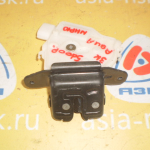 Замок 5-й двери Toyota NHP10 Aqua (3 контакта)