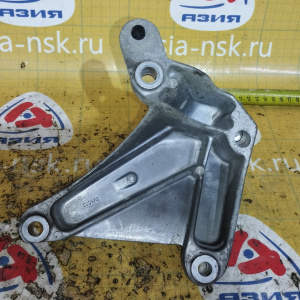 Крепление подушки ДВС Nissan HR15/HR16 Tiida C11 2WD m/t перед, лев 046003 ( I M ) 11253EL20A