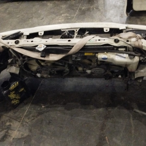 Ноускат Toyota Ipsum ACM21 '2003-2009 дефект крепления R фары ф.44-55 xenon т.28-168