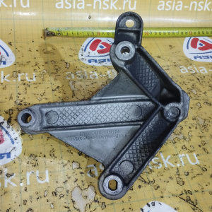 Крепление подушки ДВС Nissan/Renault/LADA HR15/HR16/K4M/K7M Tiida#Duster/Logan/Megane/Kangoo#Largus C11 2WD m/t перед, лев 8200043084-1 ( BN7-1 ) 8200457080-
