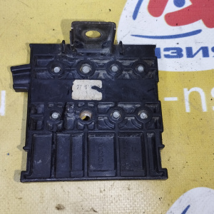 Клемма аккумулятора/Предохранитель плюсовой клеммы Toyota 82620-52010 Funcargo/Vitz NCP20/SCP10 2NZ/1SZ 60*60*100*60 A.