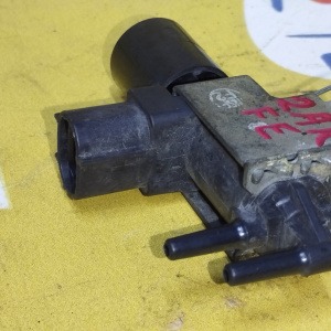 Клапан вакуумный Toyota 90910-AC002 Camry ASV50 2AR-FE на заслонку во впускном коллектора