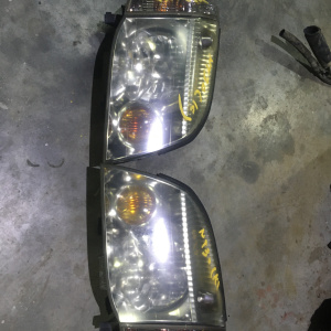 Фара NISSAN 1670 X-Trail T30 Жёлт ксенон +габариты (продается парой)