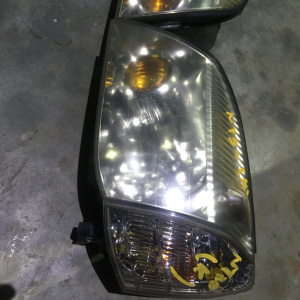 Фара NISSAN 1670 X-Trail T30 Жёлт ксенон +габариты (продается парой)