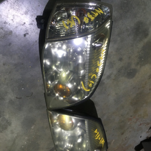 Фара NISSAN 1670 X-Trail T30 Жёлт ксенон +габариты (продается парой)