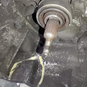 МКПП Suzuki G16A 4WD ДЕФЕКТ КОЛОКОЛА И ХВОСТОВИКА вал на раздатку 23 зуба Escudo/Vitara TA01W '1988-1998