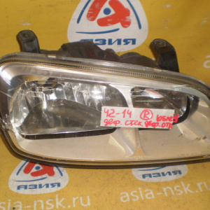 Фара TOYOTA 42-14 прав RAV4 SXA10 '1997-2000 Дефект стекла и отражателя (облез)
