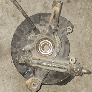 Ступица NISSAN T30 X-Trail зад, прав 4WD ABS  голая