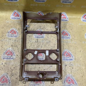 консоль магнитофона Maserati 67305400 Quattroporte M139/MQP '2004 Сколы,