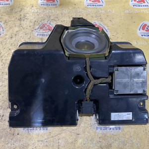 Сабвуфер Maserati 67071100 Quattroporte M139/MQP '2004 BOSE