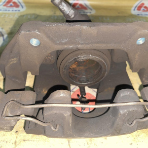 Суппорт Mercedes W208 CLK-Class '2001 перед, лев 57/25/288 A0014202983