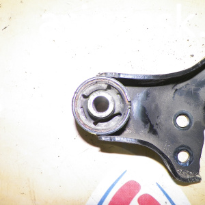 Подушка редуктора Nissan R50/LR50/LUR50/PR50/RR50/TR50/JR50/JLR50/ALWE50/APWE50/AVWE50/FPWGE50 4WD Переднего редуктора. Передняя правая. перед, прав 54730-0W0