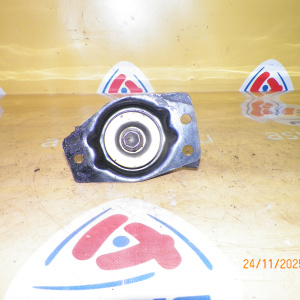 Подушка редуктора Toyota KCH16/VCH16/VCH28/KZH106/KZH116/KZH126/KZH138/LH109/LH119/KCH46/RCH47/KDY270 4WD Передний редуктор. Передния нижния подушка.