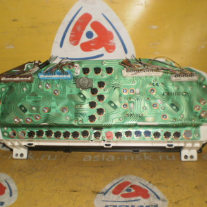 Панель приборов Toyota Chaser/Cresta/Mark II GX100 Дефект стекла 83800-22081
