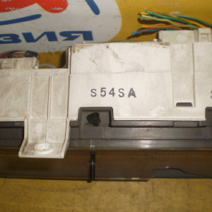 Панель приборов Mazda Bongo Friendee SGLR (Брак стекла) S54SA