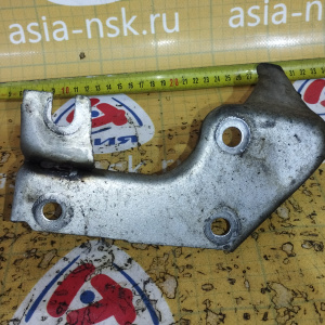 Кронштейн привода Mazda/Ford AJ-DE Tribute#Escape/Maverick EPEW 4WD a/t 1 часть на блок перед, прав FW9025740C / A (FWB1-25-740)