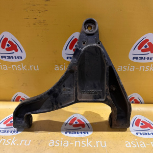 Рычаг MITSUBISHI FE82EE Canter/Fuso перед, лев н MK335130