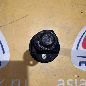 Болт рычага Mitsubishi MK335171 Fuso/Canter FB70A/FE72C/FE74D/FE82E/FE88E/FE84CE 15 СМ