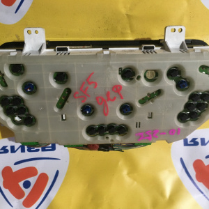 Панель приборов SUBARU Forester SF5 EJ205 '2000-2002 a/t дефект стекла 85015-FC510